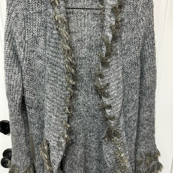 Midi Waterfall Gray Cardigan Faux Fur Laced Trim - Picture 10 of 14